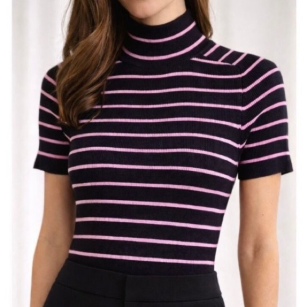 Free Assembly Women's Cozy Striped
Mock Neck Sweater with Short Sleeves NEW
L
